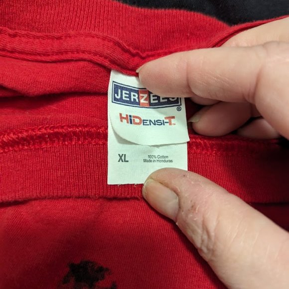 Budweiser Hockey T-Shirt Player With Stick Promotional Logo Red Size XL - Picture 4 of 4